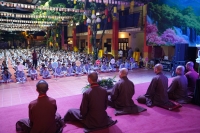 Xúc động đêm Tri ân "Điều con muốn nói" tại khoá tu chùa Bằng