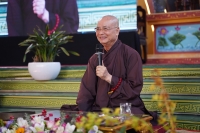 HT.Thích Huệ Phước chia sẻ Phật pháp cho 550 khóa sinh trong khóa tu tuổi trẻ tại chùa Bằng